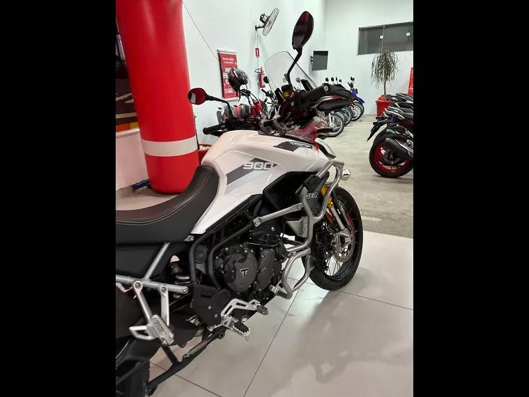 Triumph Tiger 900 Branco 8