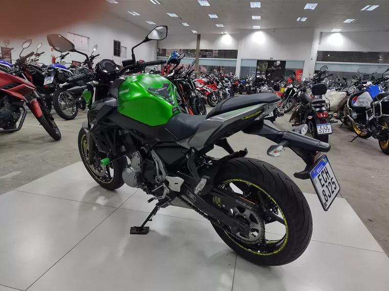 Kawasaki Z 650 Verde 9