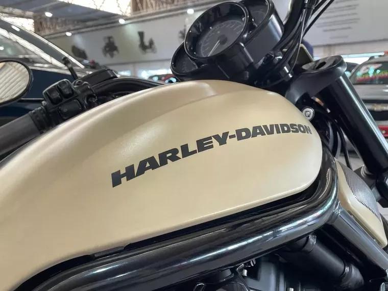 Harley-Davidson V-Rod Bege 18