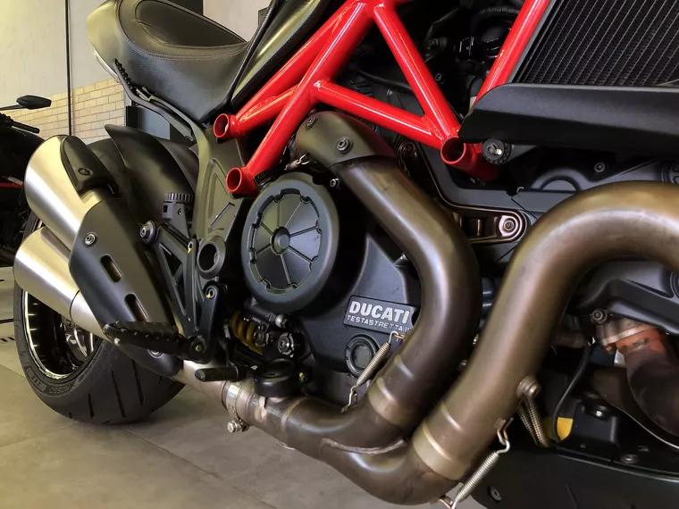 Ducati Diavel Vermelho 13