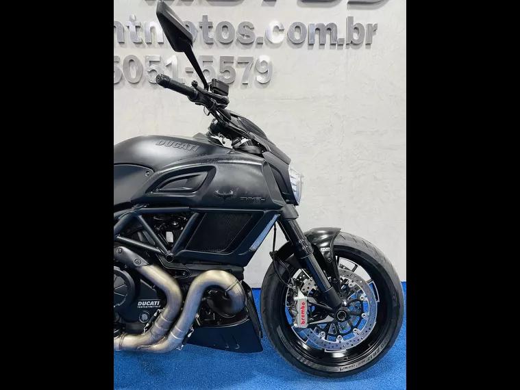 Ducati Diavel Preto 6