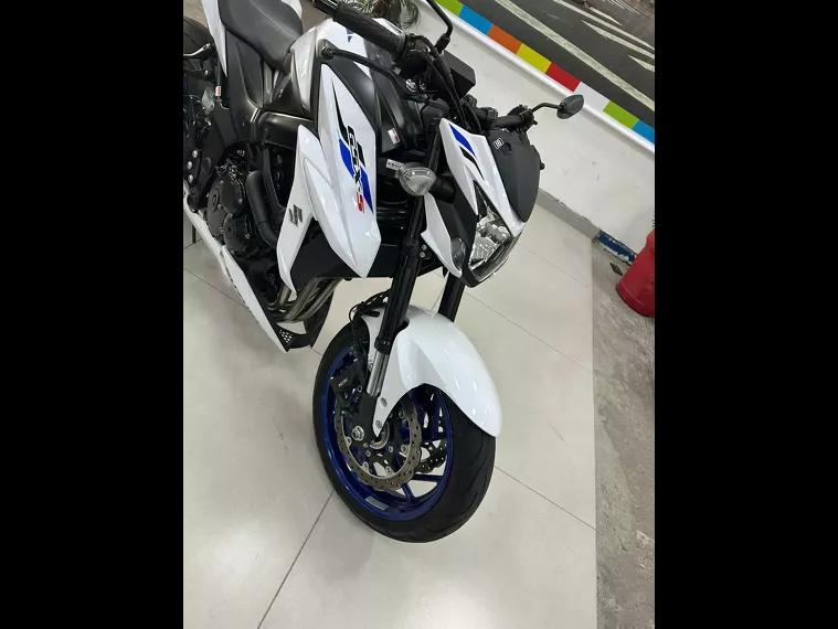 Suzuki GSX-S Branco 14