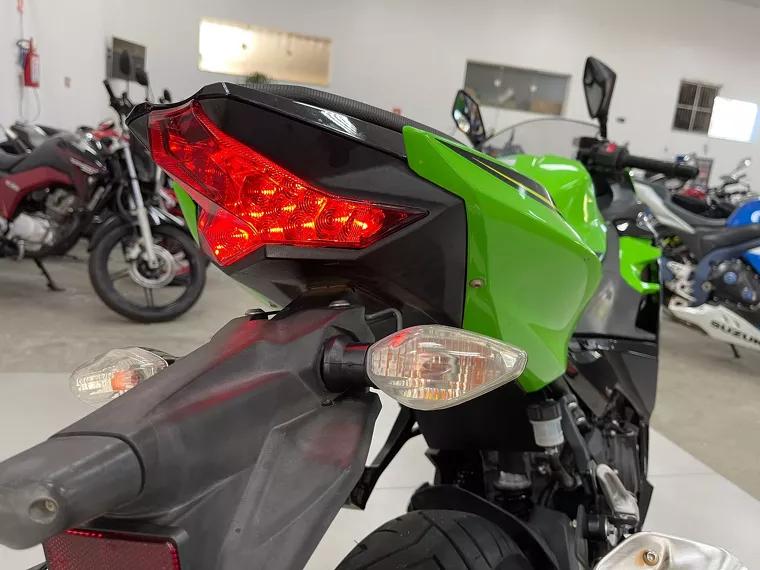 Kawasaki Ninja Verde 9