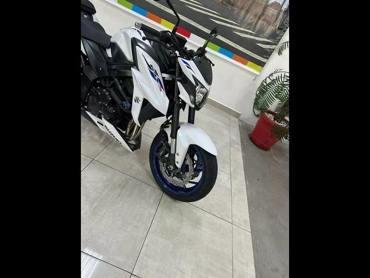 Suzuki GSX-S Branco 18