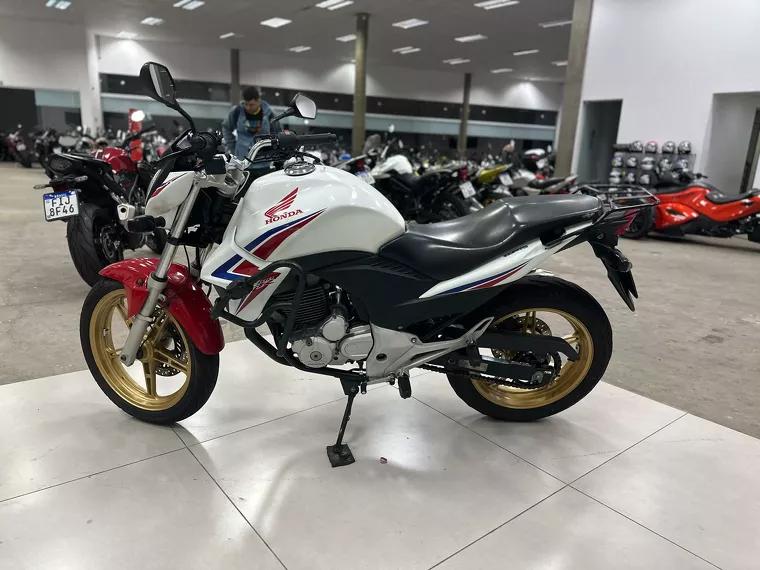 Honda CB 300 Branco 14