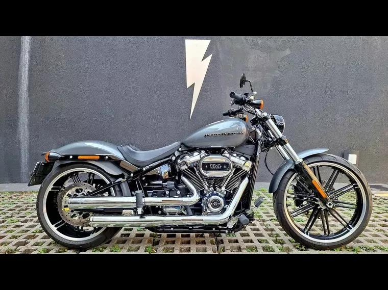 Harley-Davidson Breakout Cinza 1