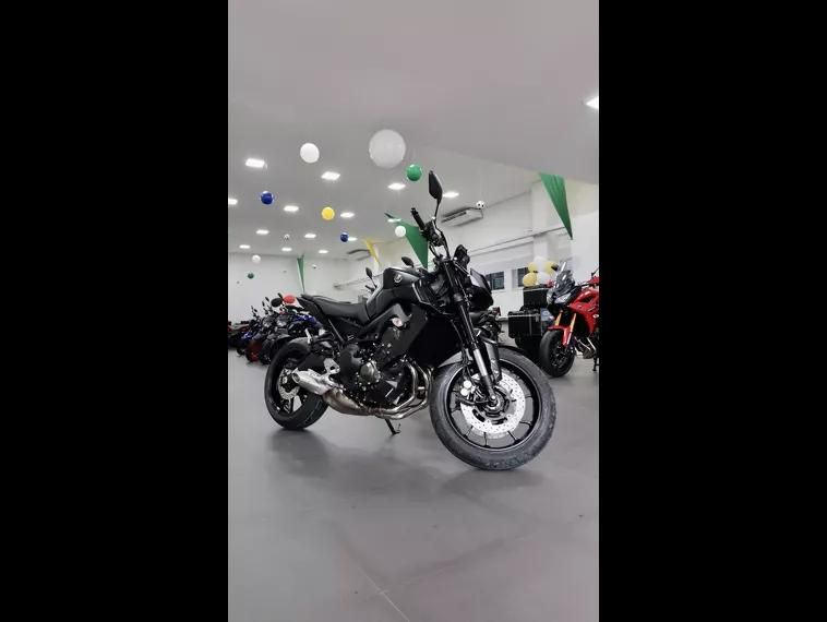 Yamaha MT-09 Cinza 32