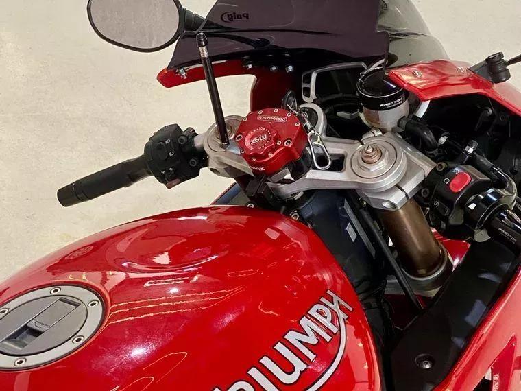 Triumph Daytona Vermelho 4