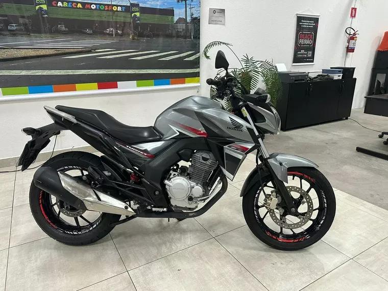 Honda CB Twister Branco 22