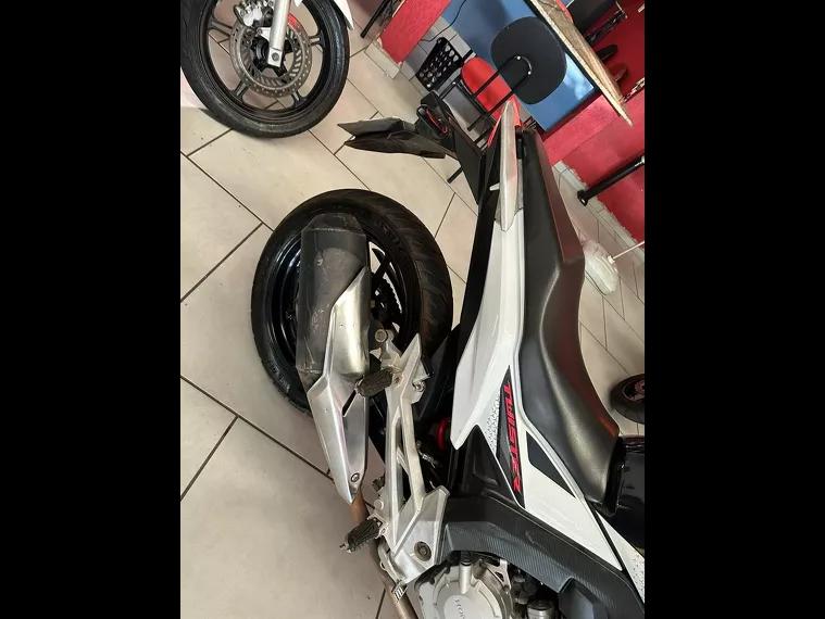 Honda CB Twister Branco 15