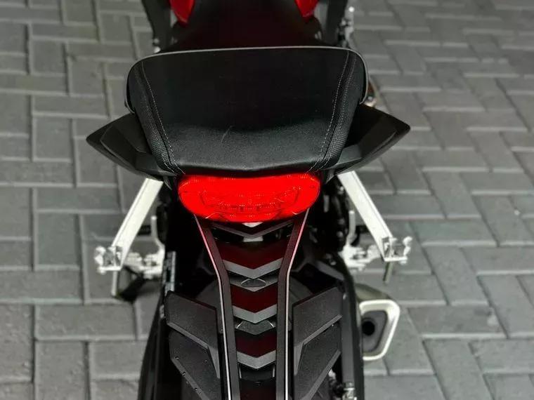 Honda CB 650R Vermelho 8