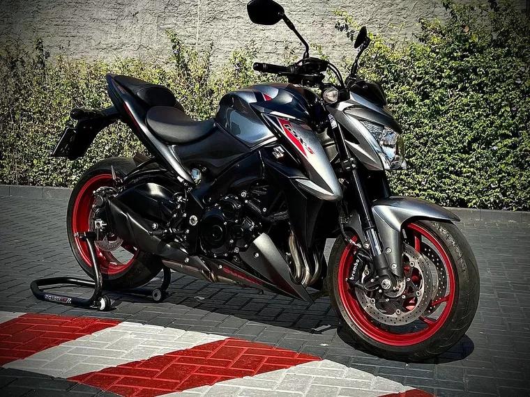 Suzuki GSX-S Cinza 1