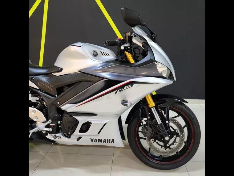 Yamaha YZF R3 Prata 7