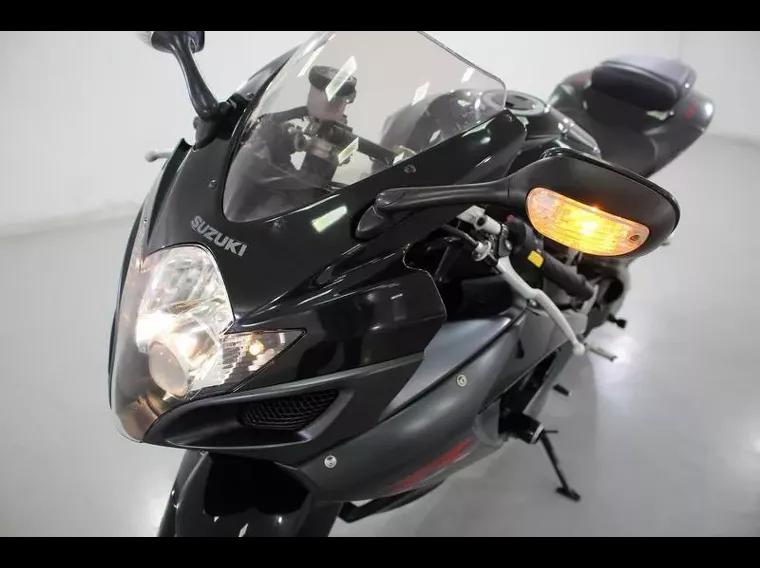 Suzuki GSX Preto 4