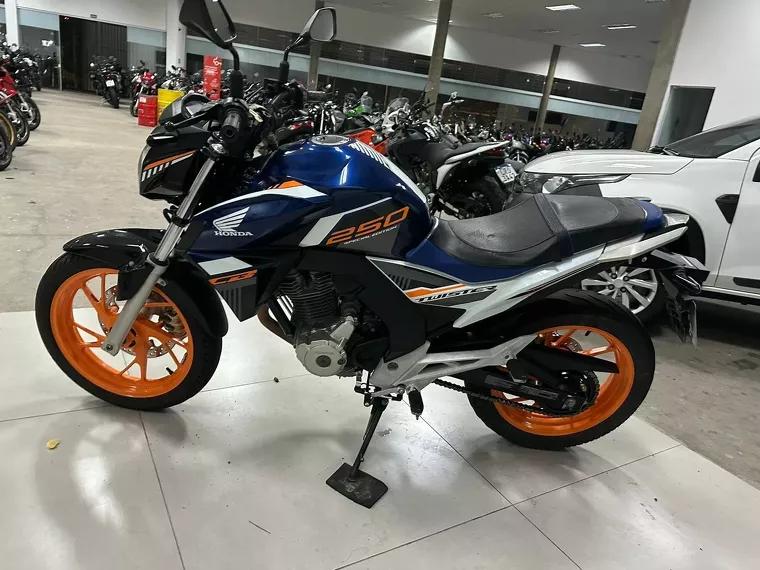 Honda CB Twister Azul 15