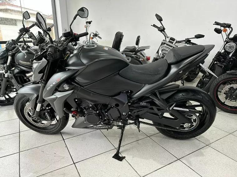 Suzuki GSX-S Cinza 24