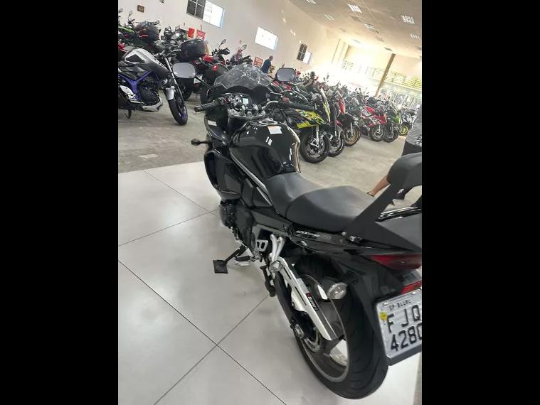 Suzuki GSX Preto 3