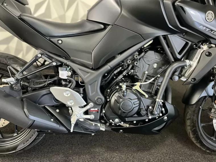 Yamaha MT-03 Preto 14