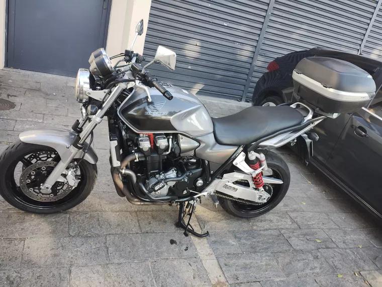 Honda CB 1300 Cinza 5