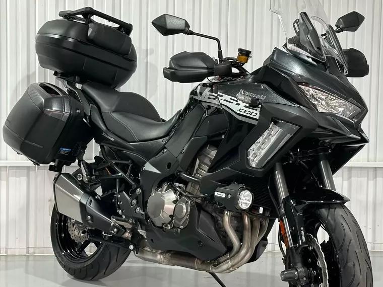 Kawasaki Versys Preto 2