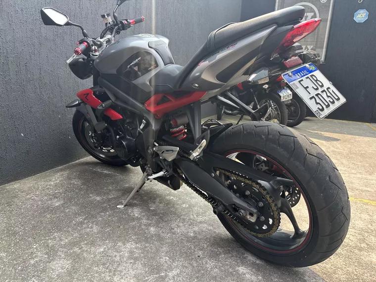 Triumph Street Triple Cinza 6