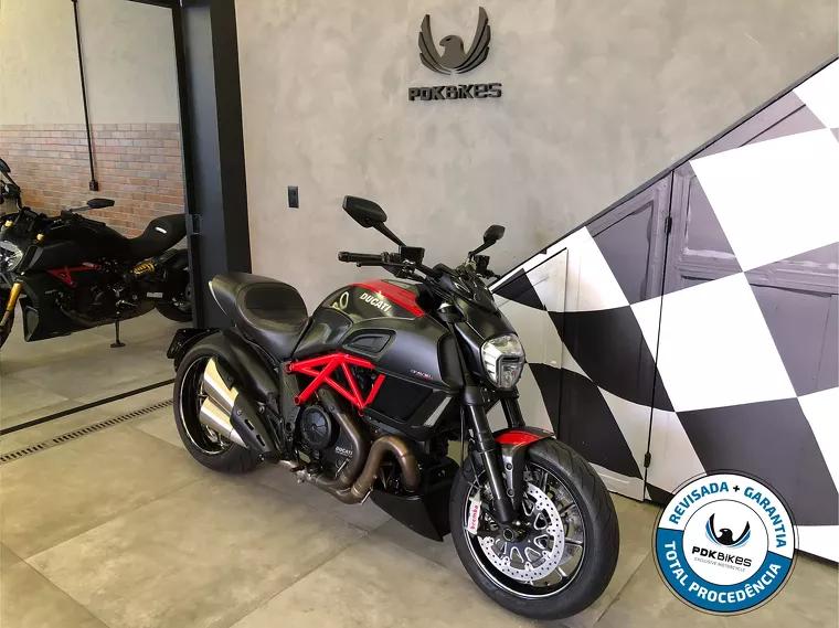 Ducati Diavel Vermelho 1