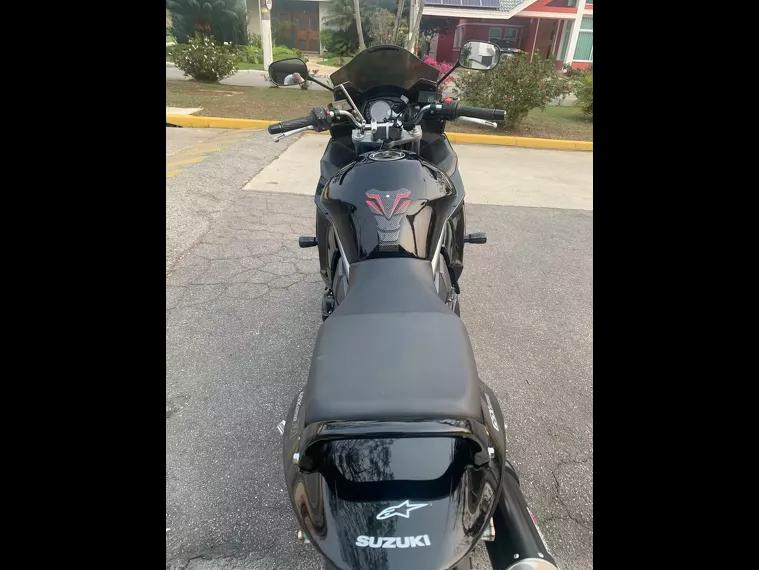 Suzuki GSX Preto 8