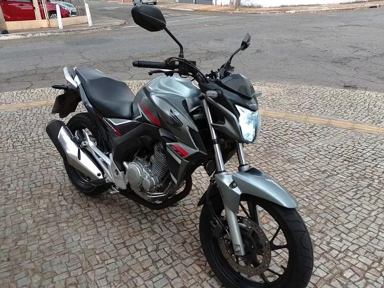 Honda CB Twister Cinza 3