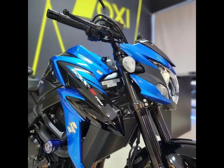 Suzuki GSX-S Azul 10