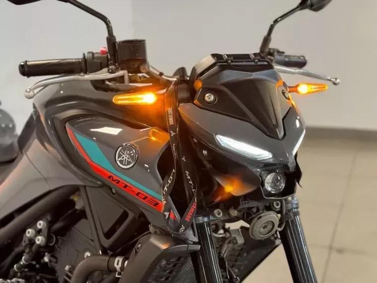 Yamaha MT-03 Cinza 11