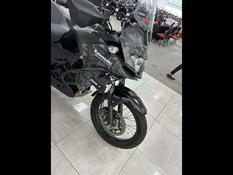 Kawasaki Versys Preto 18