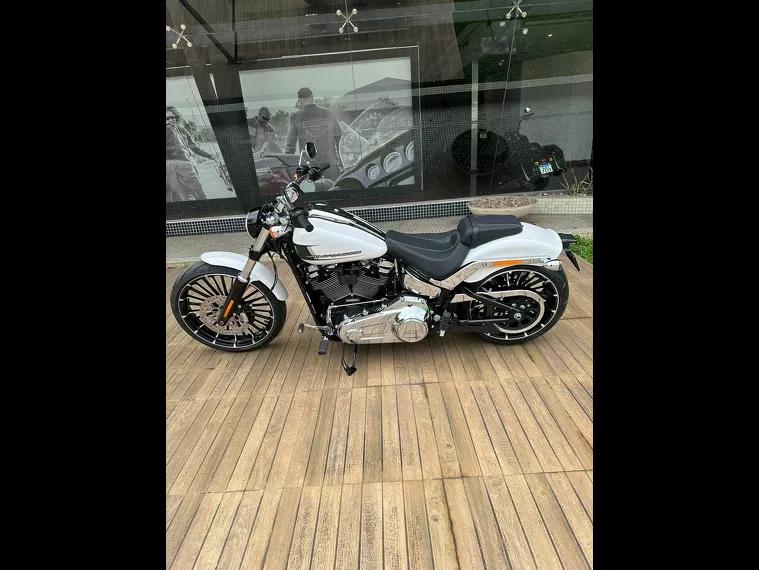 Harley-Davidson Breakout Branco 6