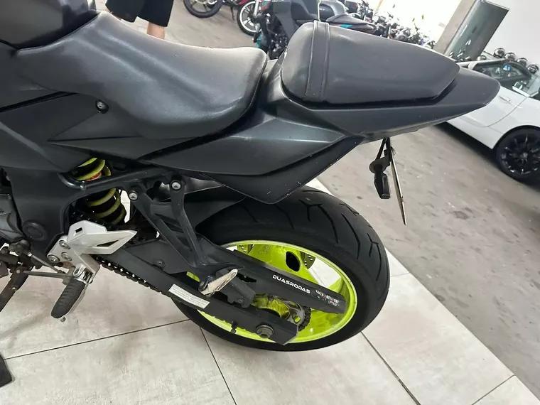 Suzuki GSR Preto 21