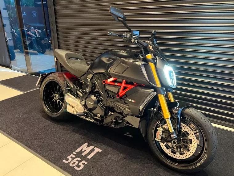 Ducati Diavel Preto 3