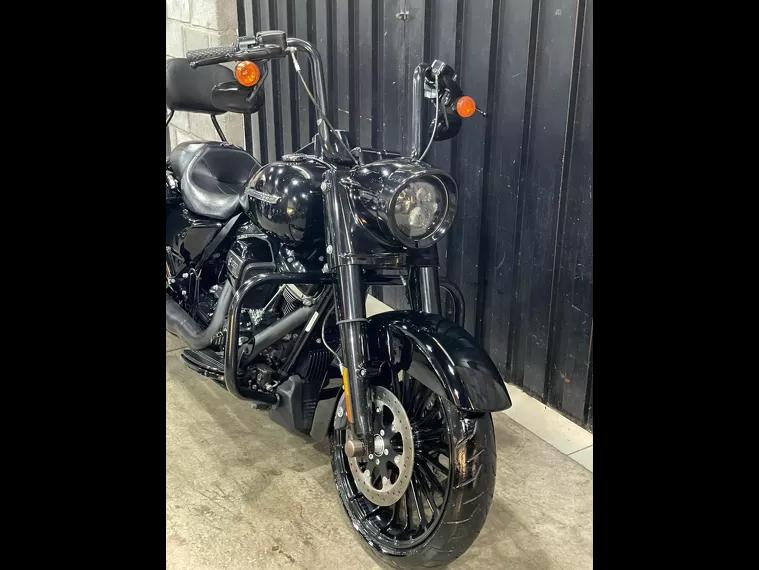 Harley-Davidson Road King Preto 12