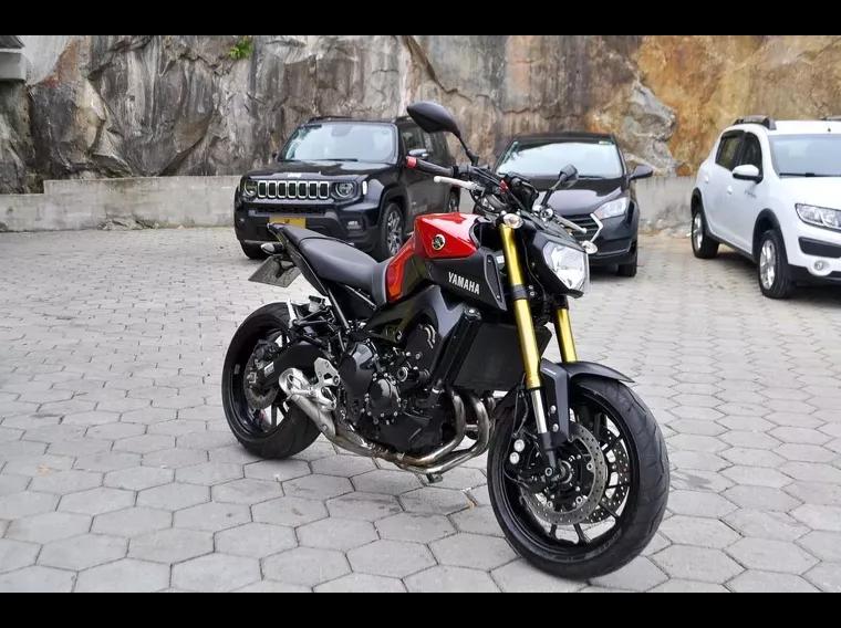 Yamaha MT-09 Vermelho 1