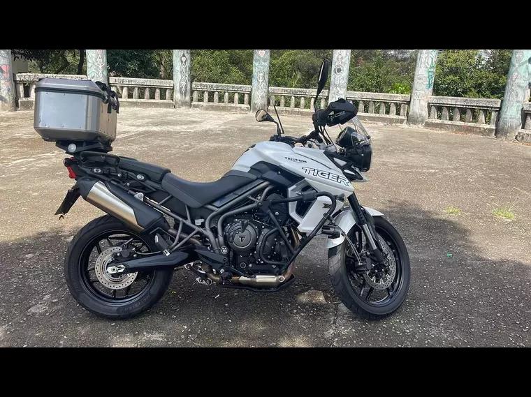 Triumph Tiger 800 Branco 1