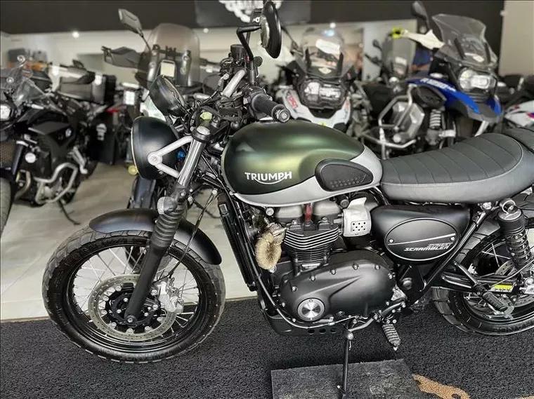 Triumph Street Scrambler Verde 3