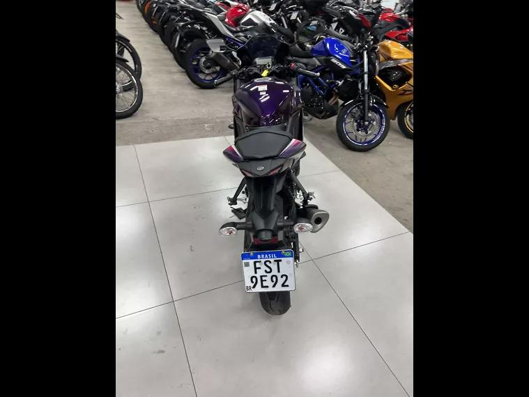 Yamaha YZF R3 Roxo 13