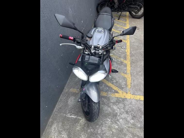 Triumph Street Triple Cinza 14