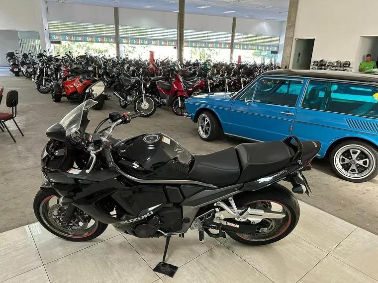 Suzuki GSX Preto 2