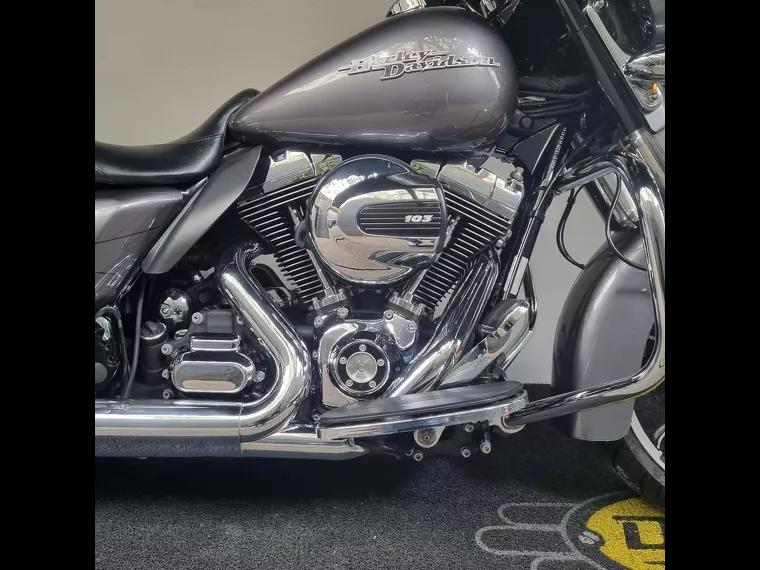 Harley-Davidson Street Glide Cinza 8