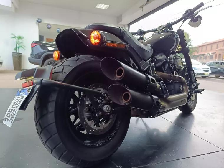 Harley-Davidson Fat Bob Preto 10