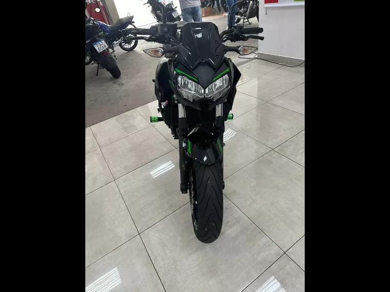 Kawasaki Z 650 Verde 14