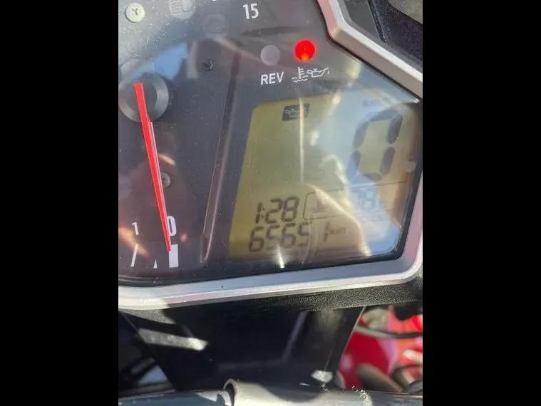 Honda CBR 1000 Vermelho 28
