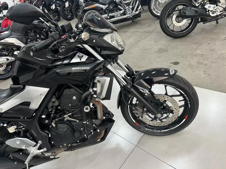 Yamaha MT-03 Preto 3