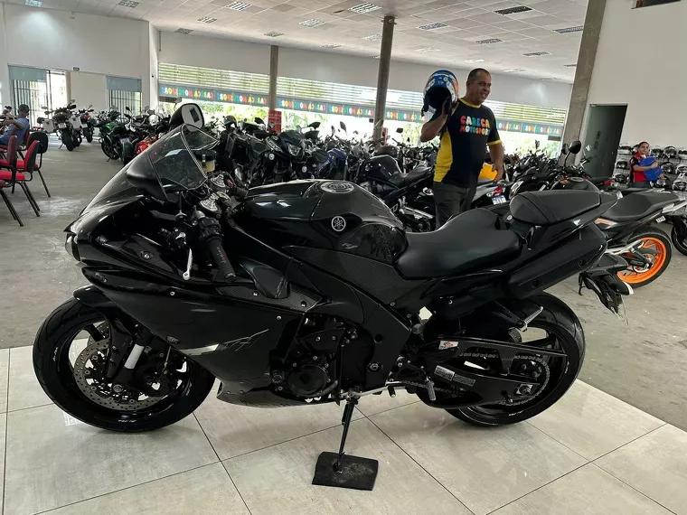 Yamaha YZF R1 Preto 3