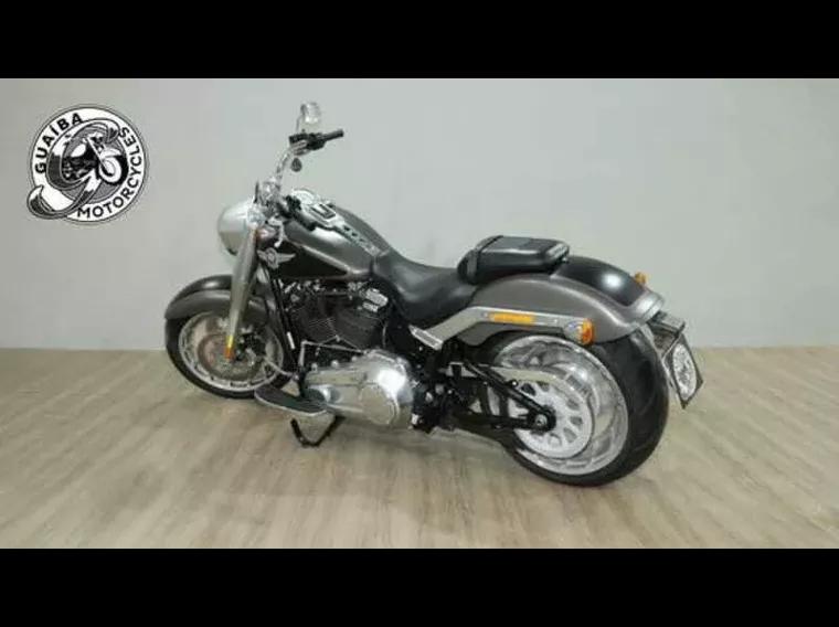 Harley-Davidson Fat Boy Cinza 3