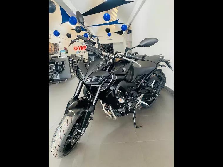 Yamaha MT-09 Azul 35