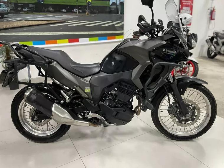 Kawasaki Versys Preto 15